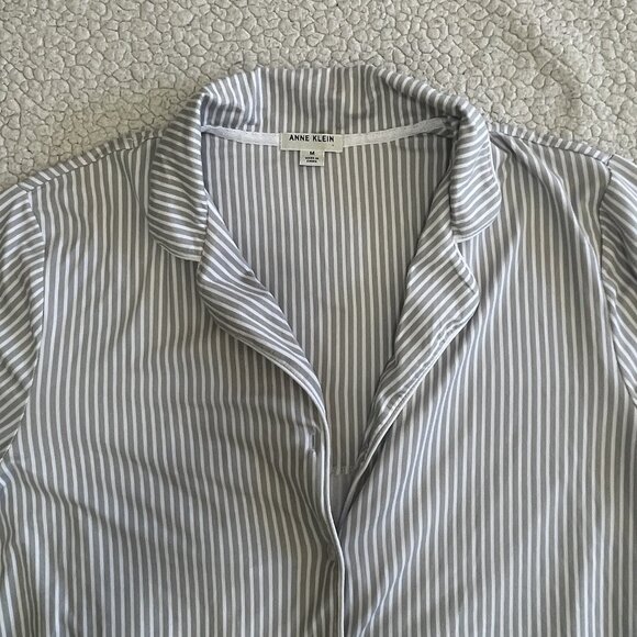 Anne Klein Pajamas. Capri pants, short sleeve button up top, medium , white/gray - Picture 2 of 4